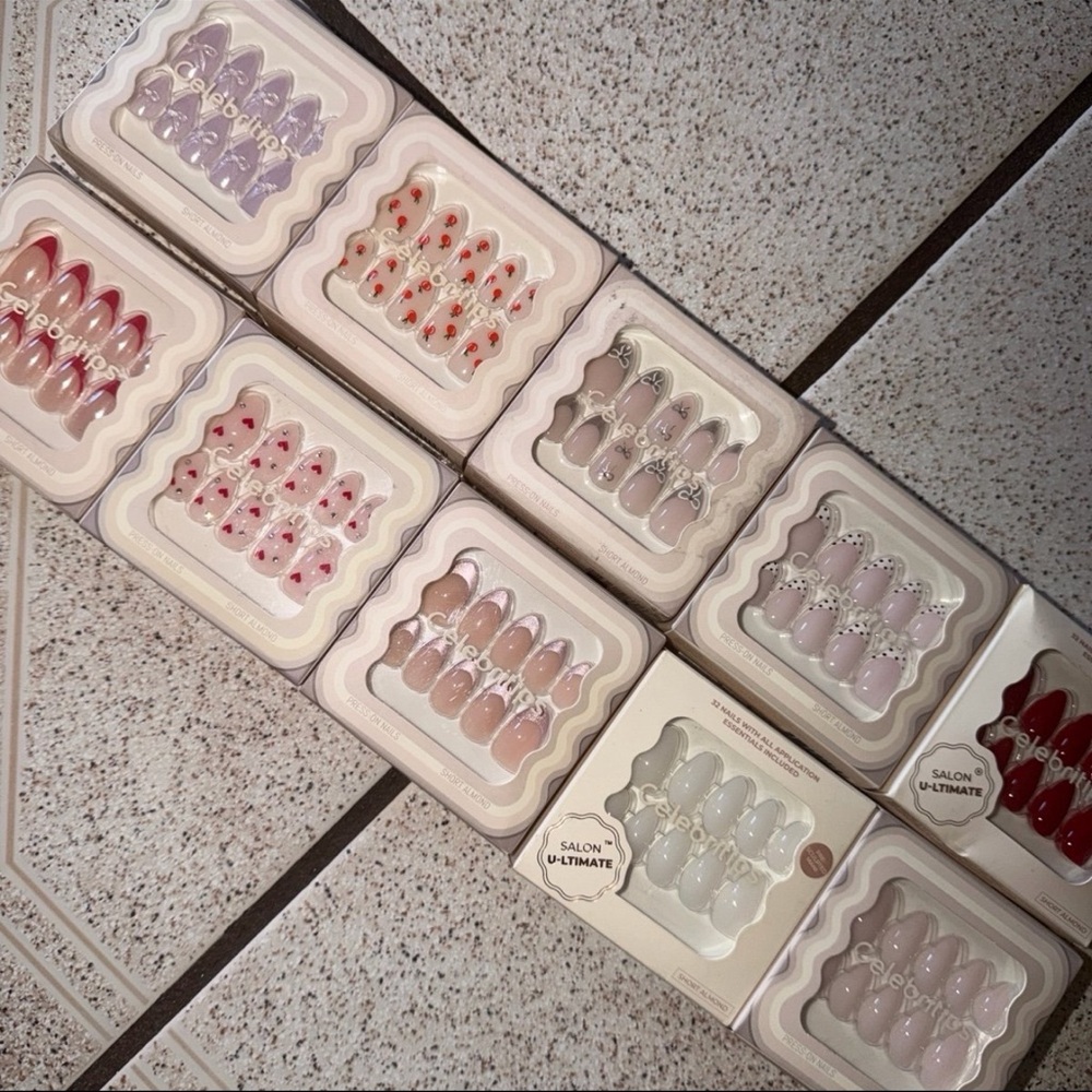 Celebritips Short Almond Press on Nail set of 10